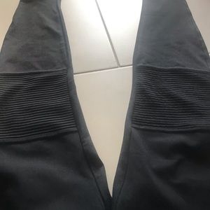 Fabletics black leggings